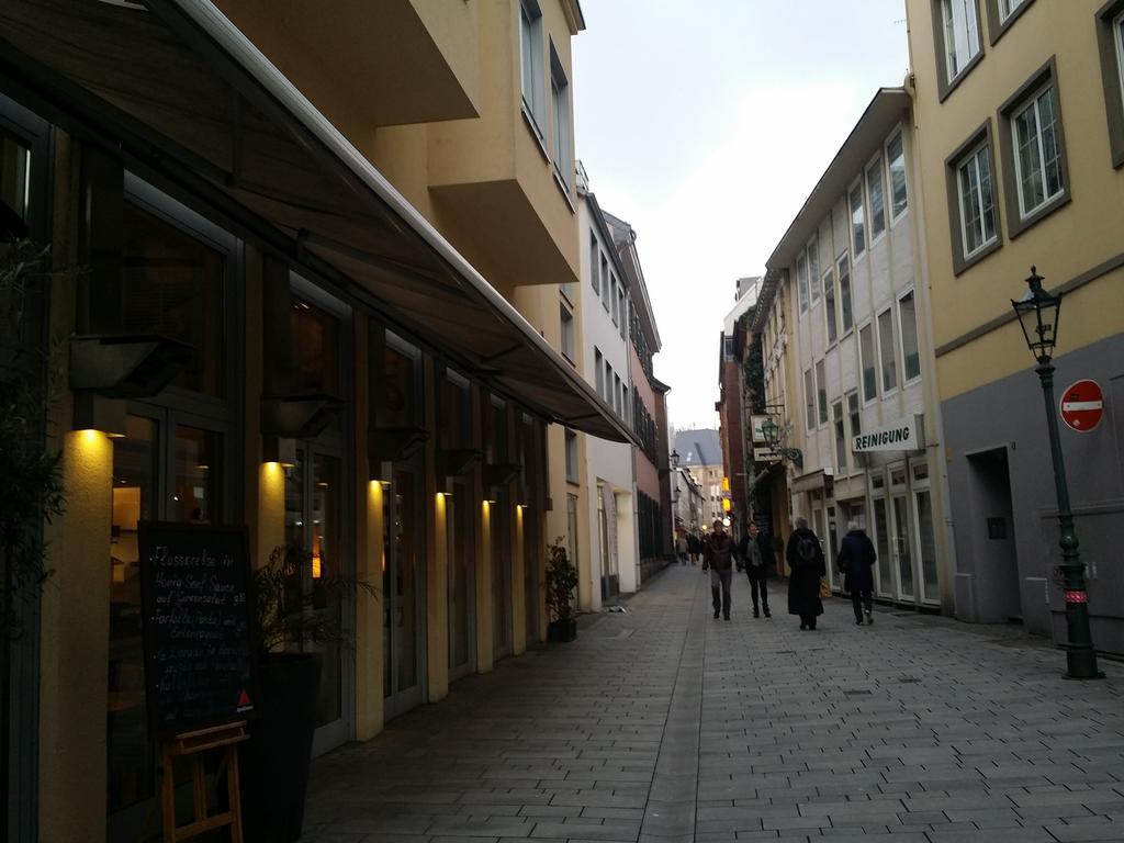 Altstadt Apartment Charly Dusseldorf Ngoại thất bức ảnh
